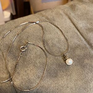 Elegant Silver Pearl Pendant Necklace